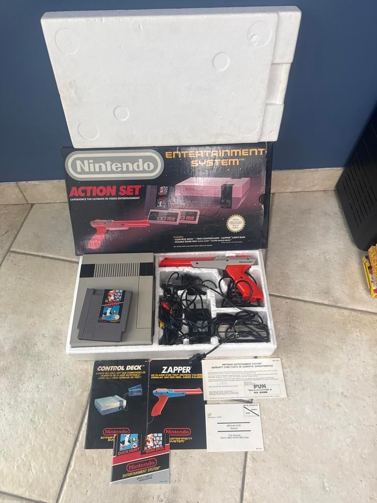 Nintendo NES Action Set (Duck Hunt + Zapper) – CIB 2x, Games en Spelcomputers, Ophalen, Zo goed als nieuw