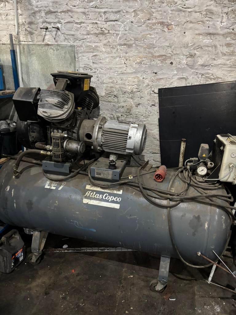 Professioneel Atlas Copco LE710 Compressor 475L Krachtpatser, Doe-het-zelf en Bouw, Compressors, Ophalen, Gebruikt