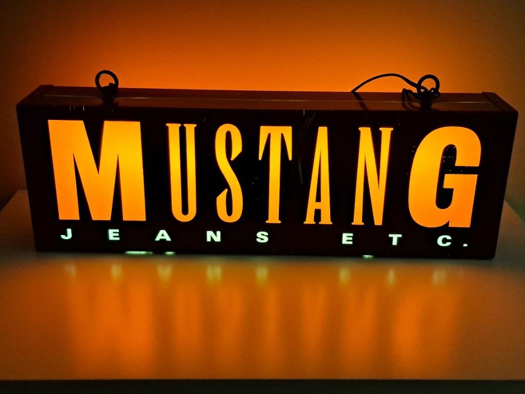 Enseigne lumineuse Mustang Jeans, Enlèvement