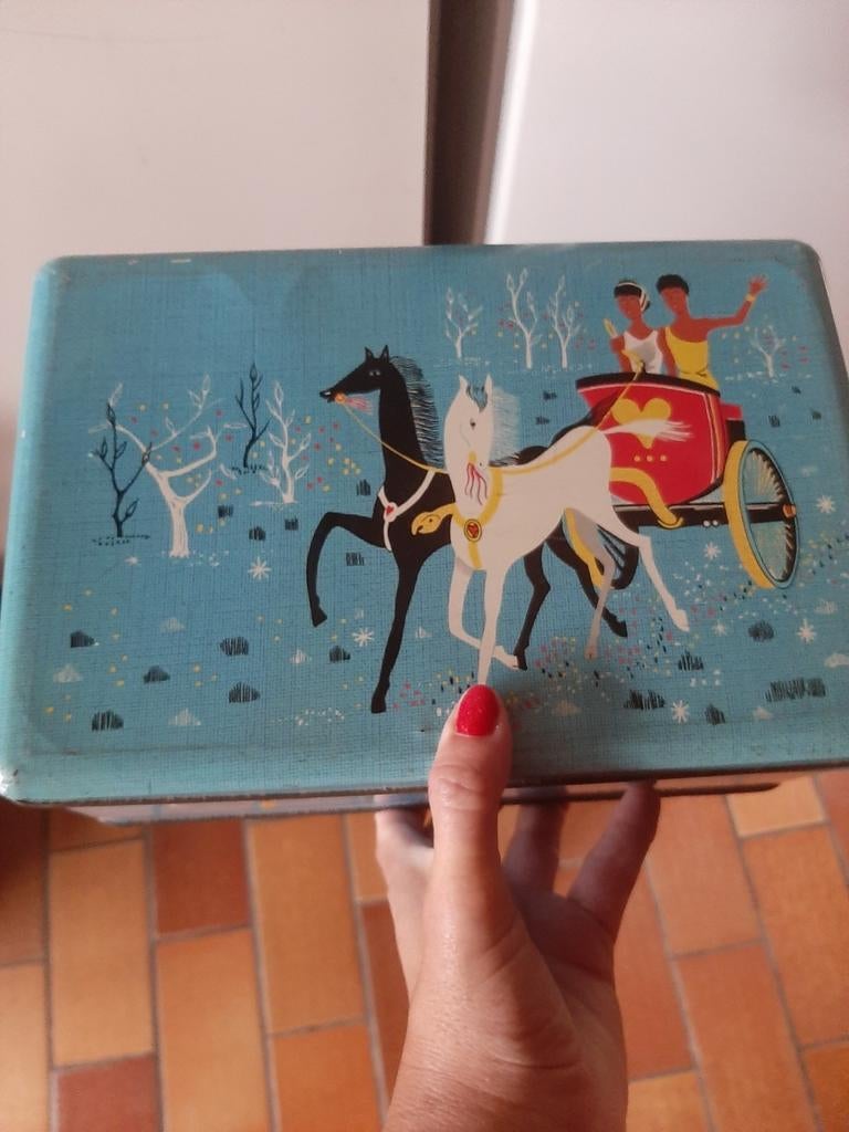 Très ancienne boîte à biscuits Victoria — design des années, Enlèvement ou Envoi, Utilisé
