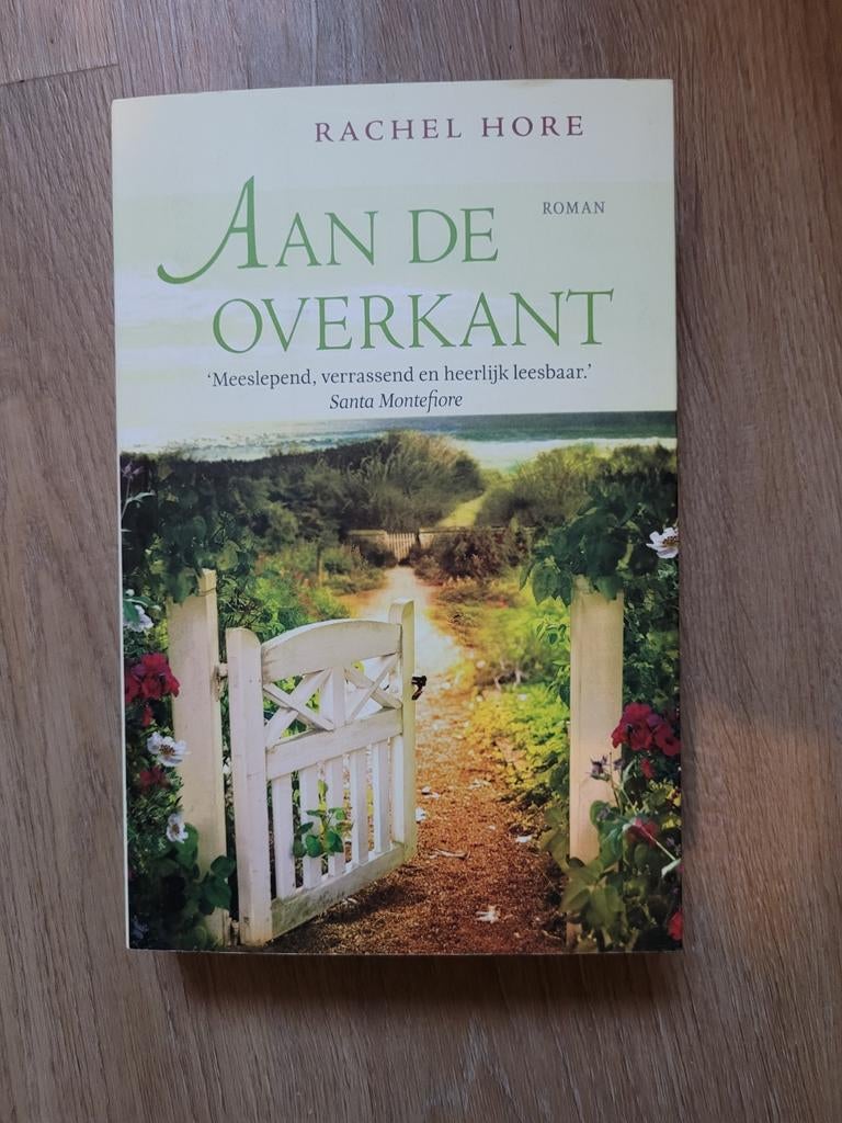 Rachel Hore - Aan de overkant, Boeken, Literatuur, Zo goed als nieuw, Ophalen of Verzenden