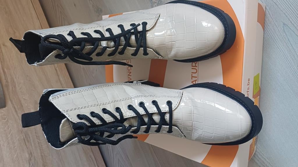 Boots, Enlèvement ou Envoi, Neuf