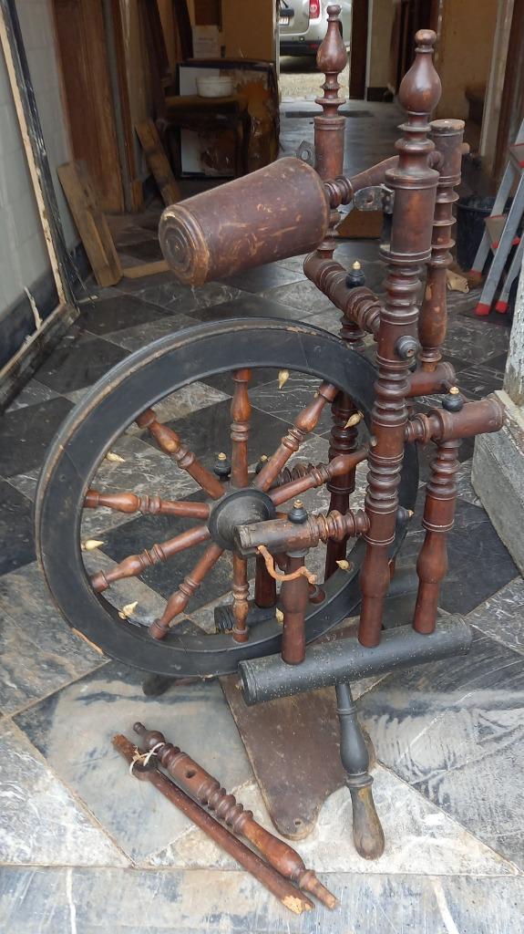 Ancien rouet, Enlèvement