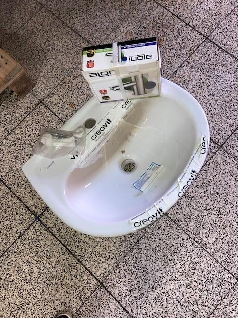 wasbak met kraan en pluggen, Doe-het-zelf en Bouw, Sanitair, Ophalen, Nieuw, Steen, Bad