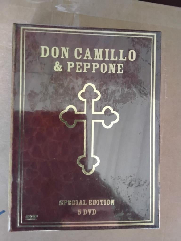 Don Camillo & Peppone, Boeken, Ophalen of Verzenden, Nieuw
