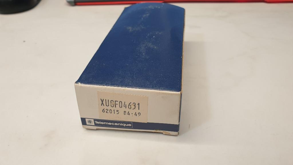 jw0990: fotocel  photo-electric sensor,  telemecanique XUGF0, Hobby en Vrije tijd, Elektronica-componenten, Ophalen of Verzenden