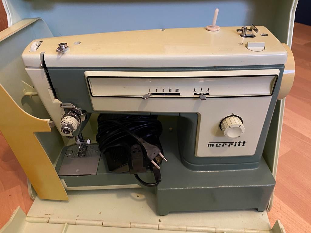 Naaimachine Merritt, Enlèvement, Comme neuf, Machine à coudre