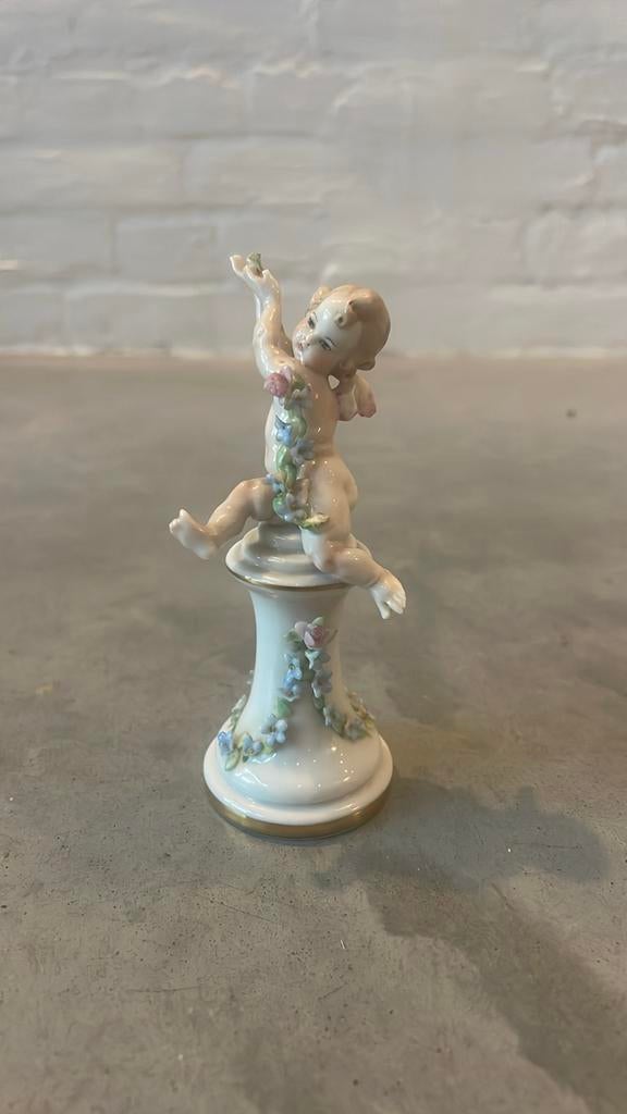 Capodimonte beeldje, Enlèvement