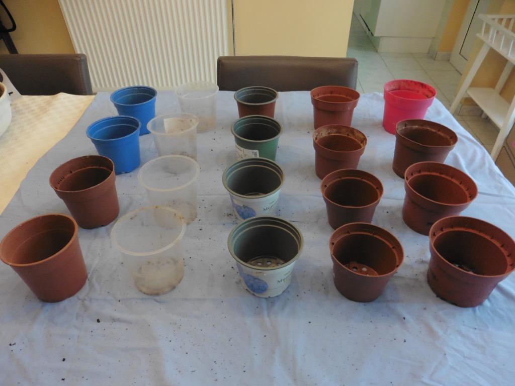 90 plastic kweekpotjes voor planten en bloemen., Enlèvement ou Envoi, Rond, Synthétique, Utilisé