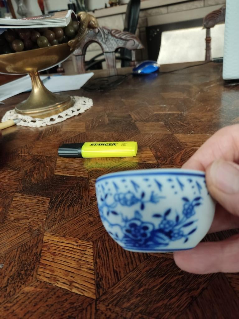1 pochon en porcelaine de Tournai, Enlèvement ou Envoi
