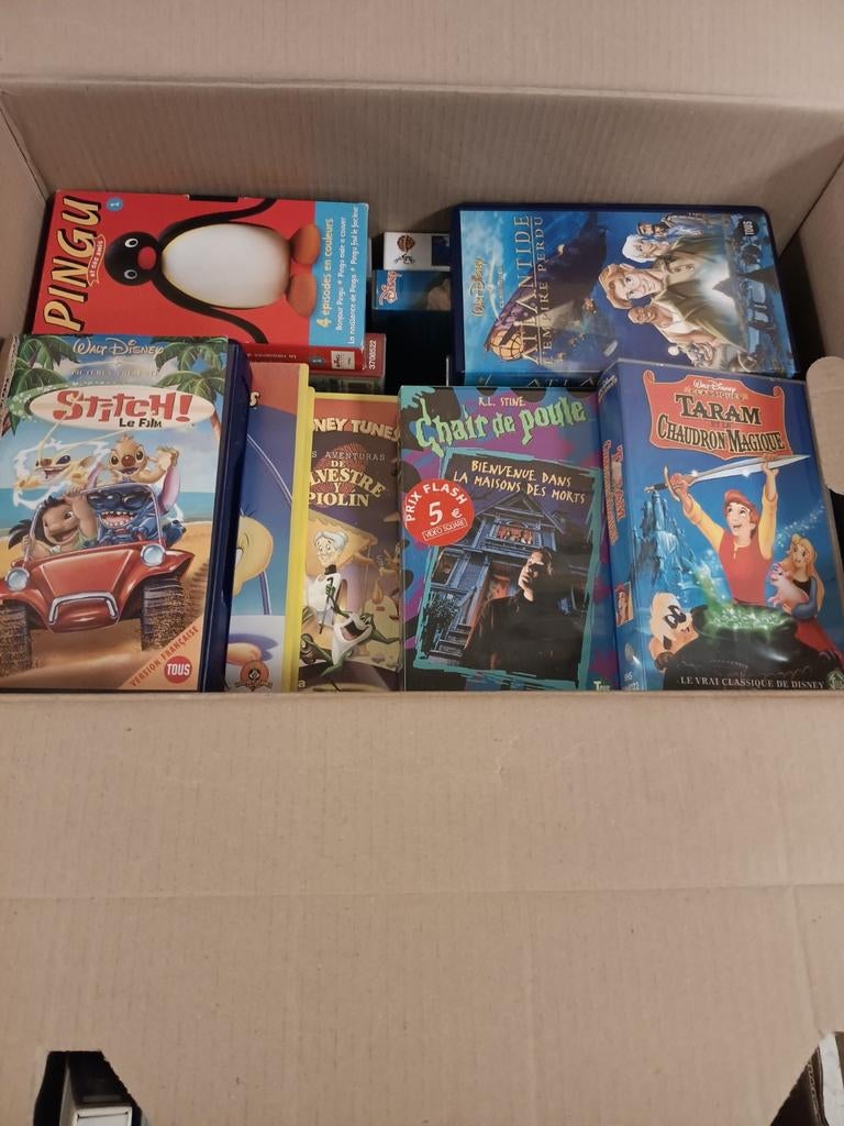 Lot VHS pour enfant, Ophalen, Zo goed als nieuw