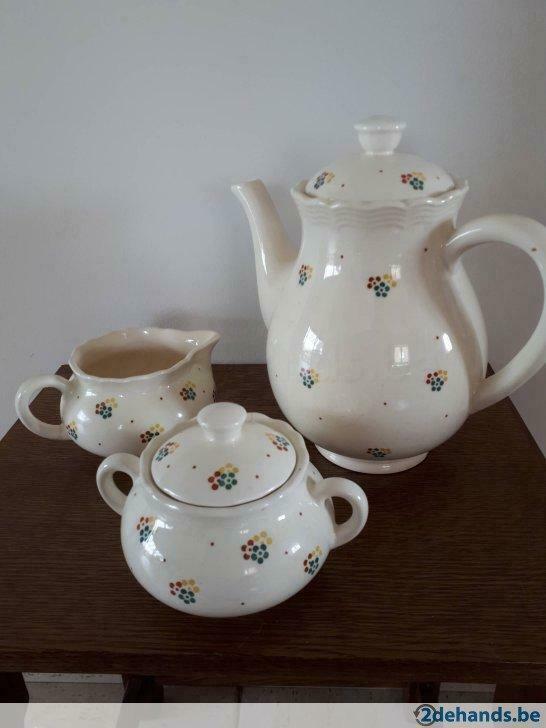 Vintage, retro koffiekan, melk- en suikerpot