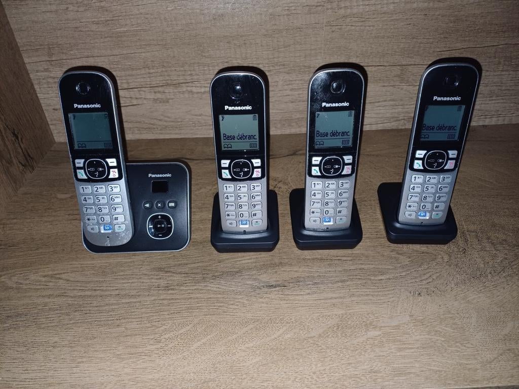 4 téléphones sans fil Panasonic, Enlèvement, Comme neuf