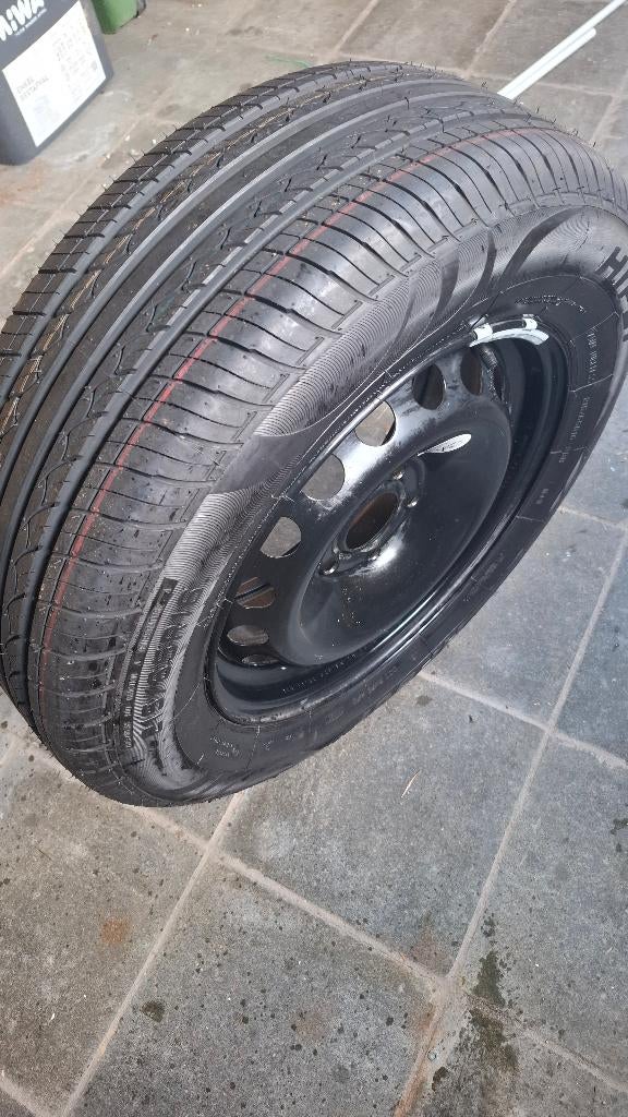 NIEUWE stalen velg met NIEUWE band, Banden en Velgen, Nieuw, All Season, Personenwagen