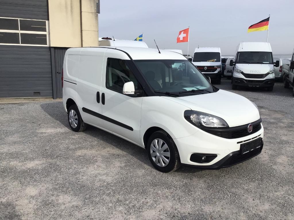 fiat doblo 16jtd 2022 41000km full/option 12950e ex, Auto's, Bestelwagens en Lichte vracht, Voorwielaandrijving, Stof, 4 cilinders