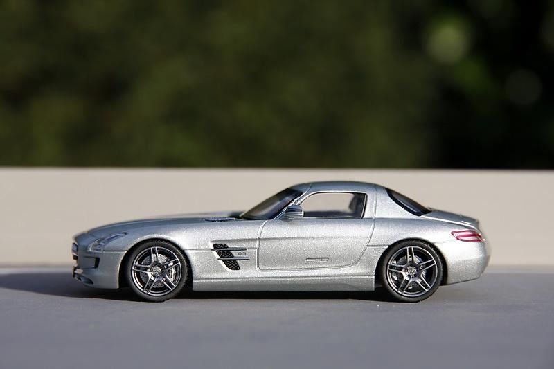 Mercedes-Benz SLS AMG 2009 - Schuco 1:43, Enlèvement ou Envoi, Comme neuf, Voiture, Schuco