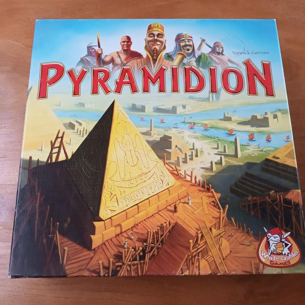 Pyramidion, Ophalen of Verzenden, Gebruikt