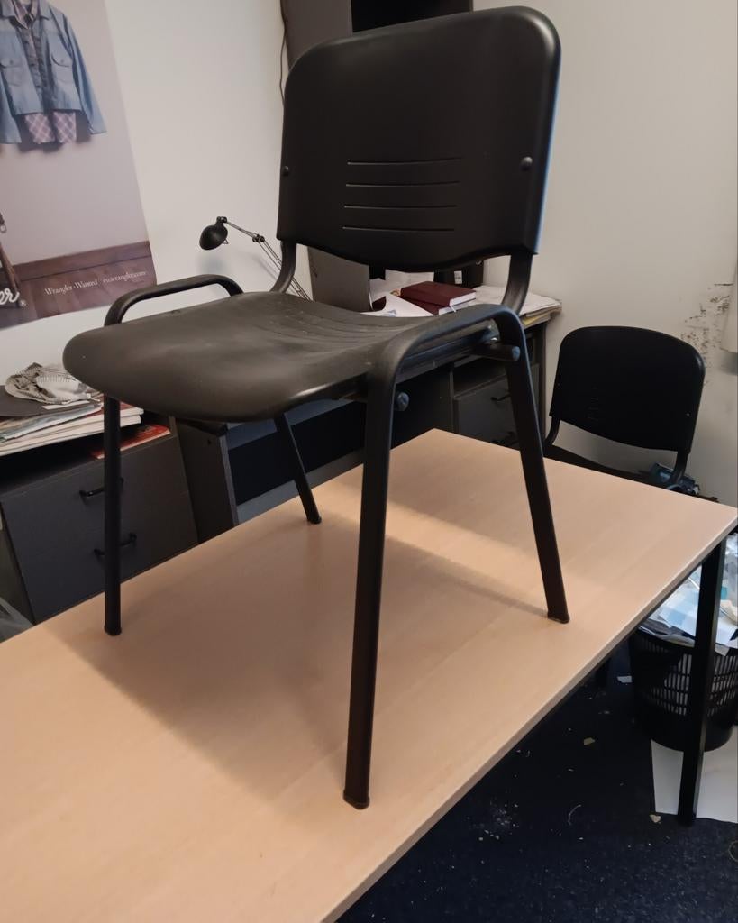12 stoelen met tafel, Ophalen