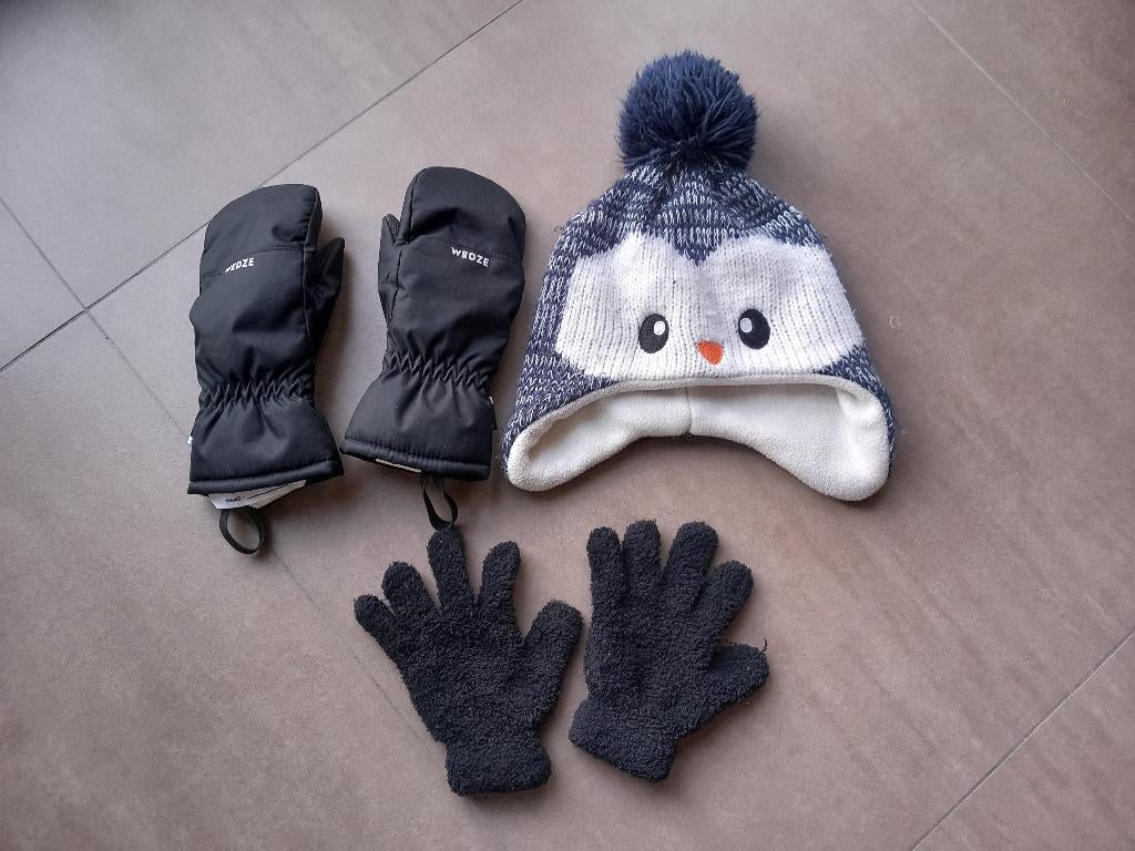 Muts en 2 paar handschoenen, Gebruikt, 110 t/m 116, Jongen of Meisje, Decathlon