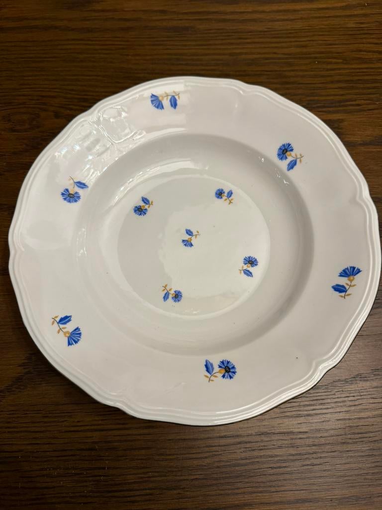 Set van 11 antieke soepborden (1946-1949), Enlèvement