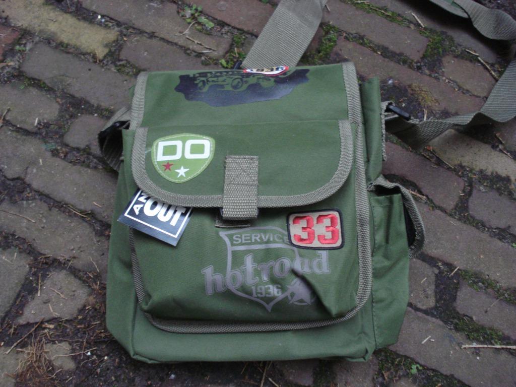 Nouveau sac à dos de luxe vert de couleur verte livraison gr, Envoi, Neuf, Vert, Autres types