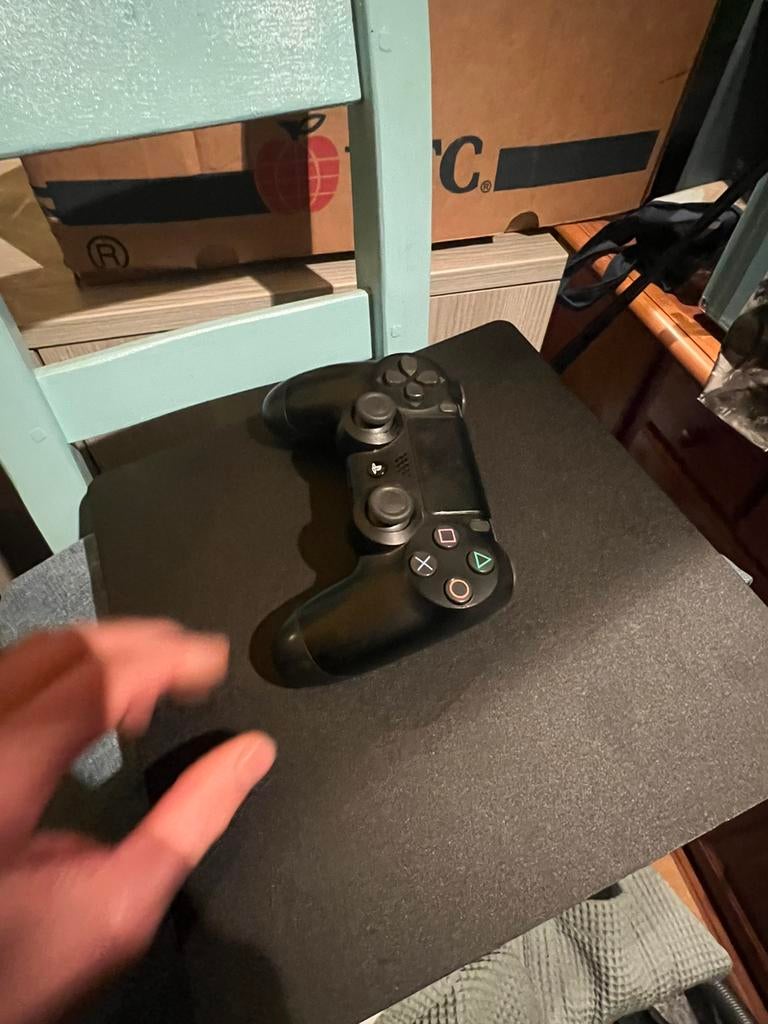 Ps4 slim perfecte staat, Immo, Appartementen en Studio's te huur