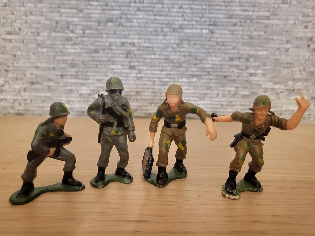 4 soldaatjes uit de jaren 70, Verzamelen, Poppetjes en Figuurtjes, Ophalen of Verzenden, Gebruikt