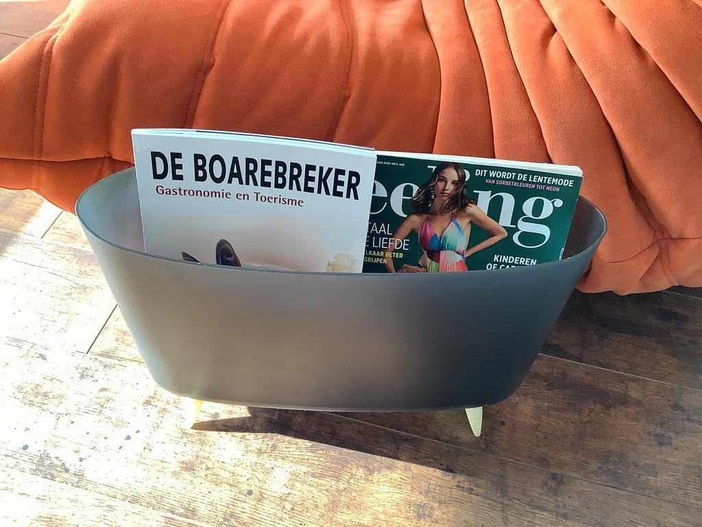 Magazinehouder KOZIOL - design, Huis en Inrichting, Woonaccessoires | Krantenbakken en Lectuurbakken, Ophalen, Gebruikt