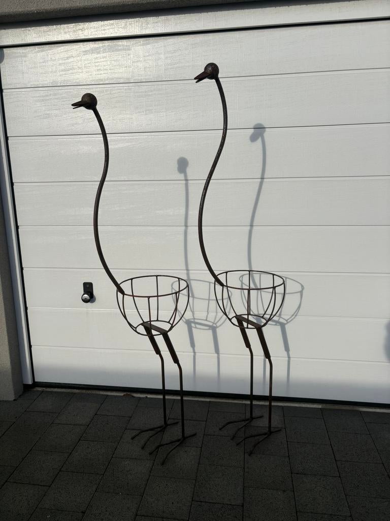 Koppel smeedijzeren struisvogels met bloempot plant bak !, Tuin en Terras, Bloempotten, Zo goed als nieuw, Overige materialen