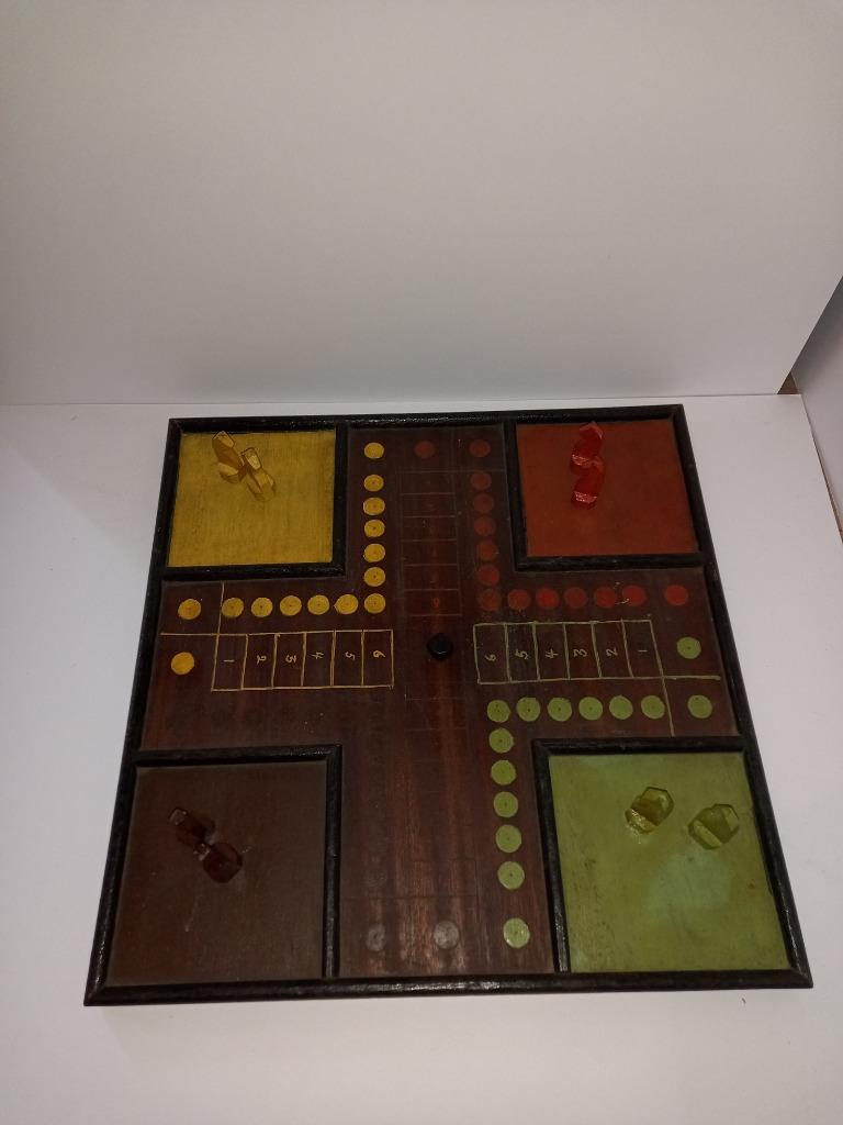 Ancien jeu de cheval fait main, Enlèvement