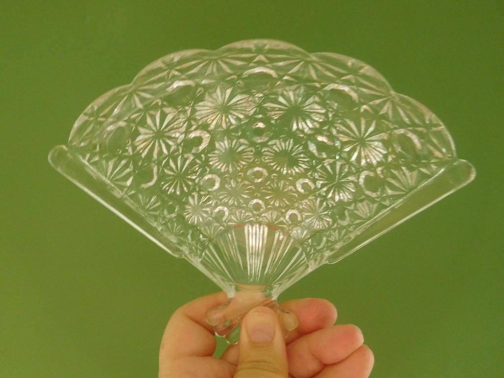Plateau forme éventail en verre ancien, Antiquités & Art, Enlèvement ou Envoi