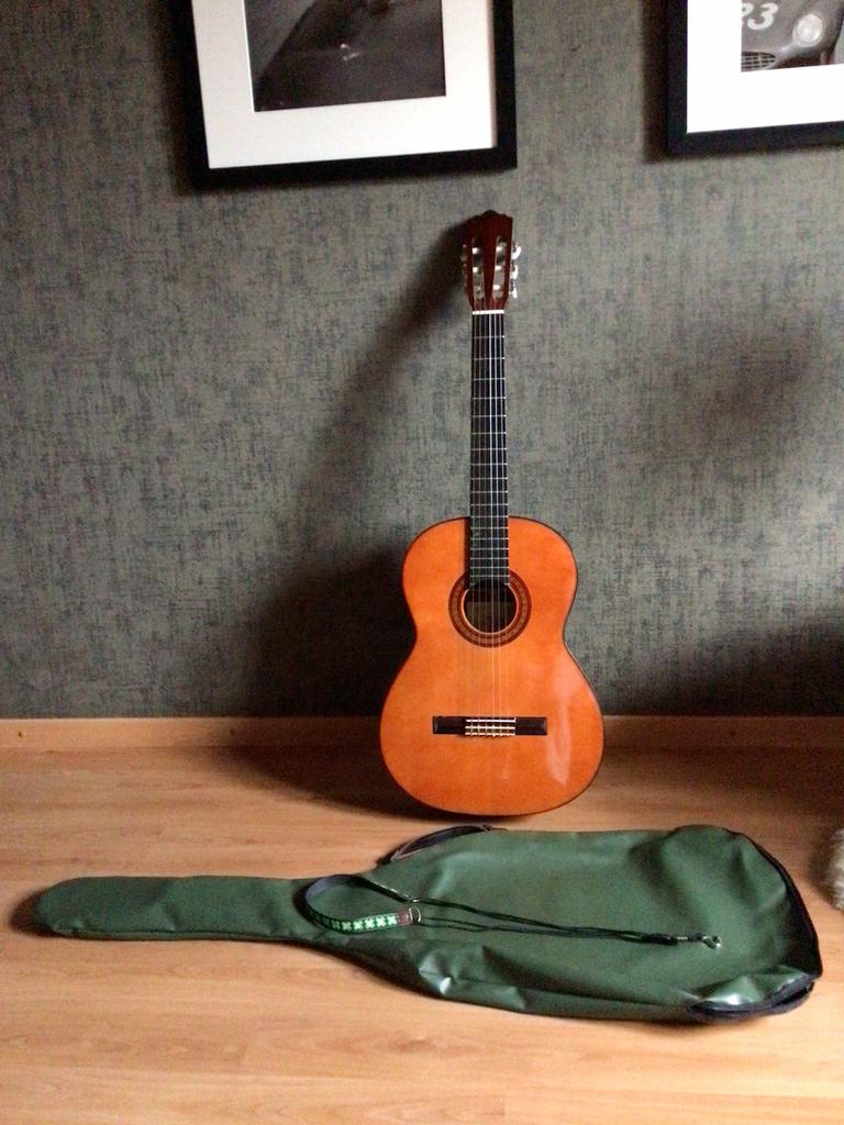 Suzuki gitaar, Muziek en Instrumenten, Snaarinstrumenten | Gitaren | Akoestisch, Ophalen, Zo goed als nieuw