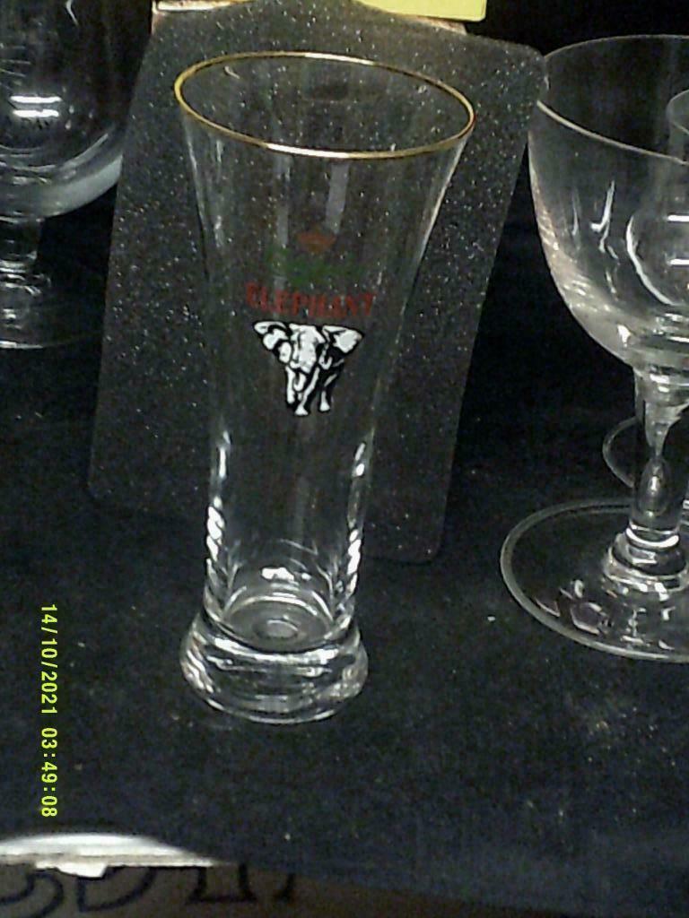 Bierglazen.Vlaamsche Leeuw.Elephant.Carlsberg.Wilderen, Collections, Marques de bière, Enlèvement ou Envoi, Comme neuf, Verre ou Verres
