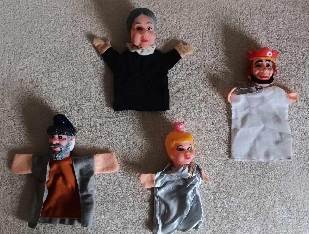 4 Poppenkast handpoppen, Ophalen, Gebruikt