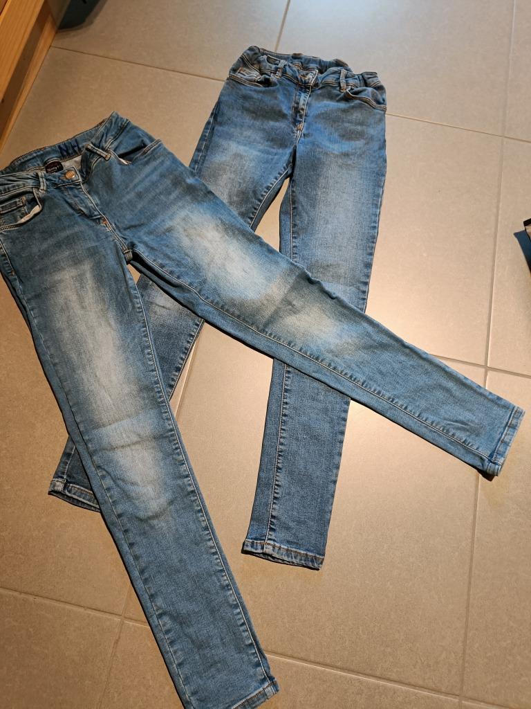 2 jeansbroeken - maat 152, Kinderen en Baby's, Kinderkleding | Maat 152, Zo goed als nieuw, Meisje, Broek, Ophalen of Verzenden