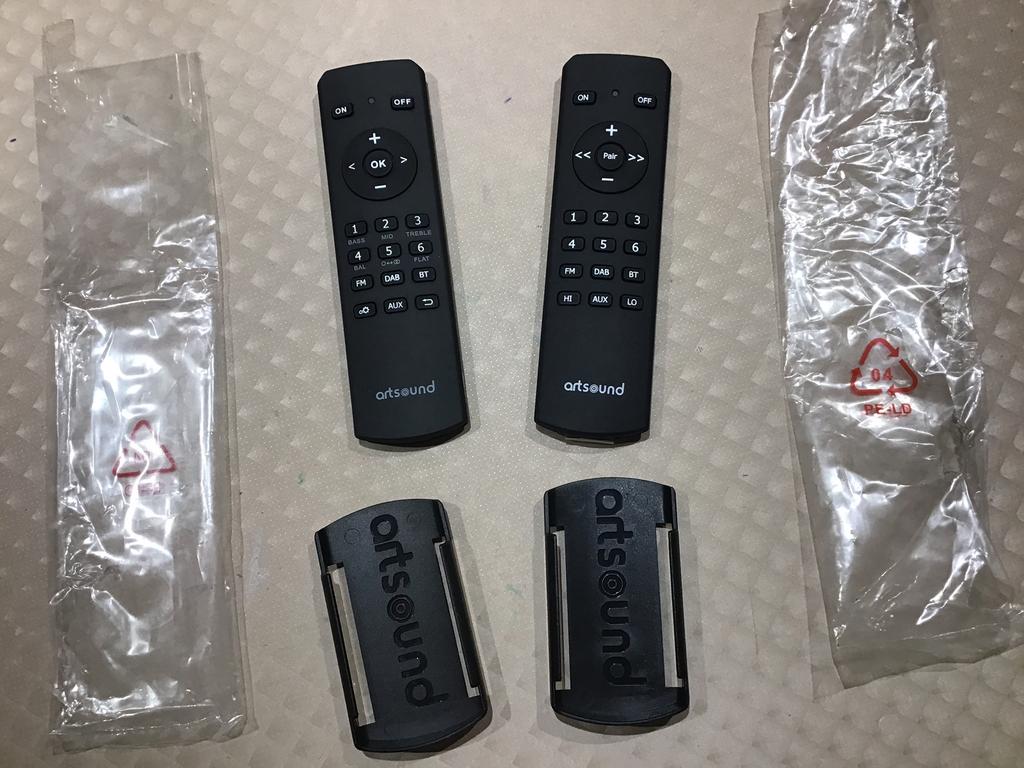 Artsound afstandsbediening , 2 stuks, nieuw, met houder, Enlèvement, Neuf, Originale, Récepteur ou Amplificateur