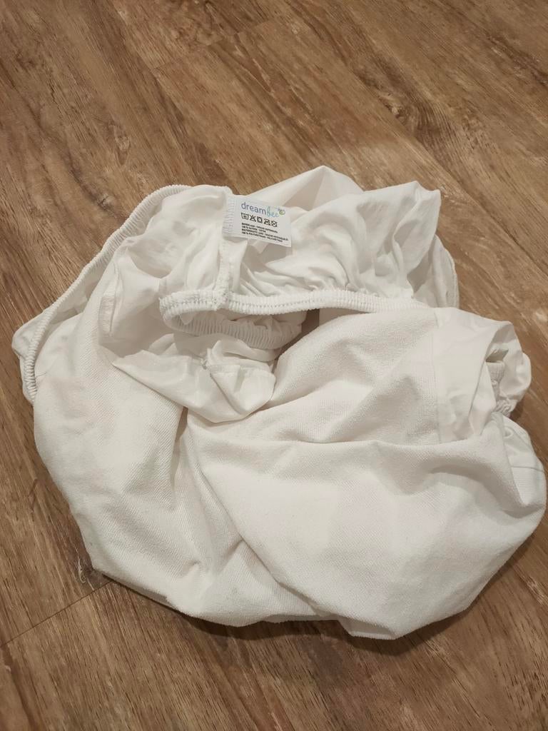Matrasbeschermer babybox en lichtgroen hoeslaken, Jongetje of Meisje, Ophalen of Verzenden, Zo goed als nieuw, Wit