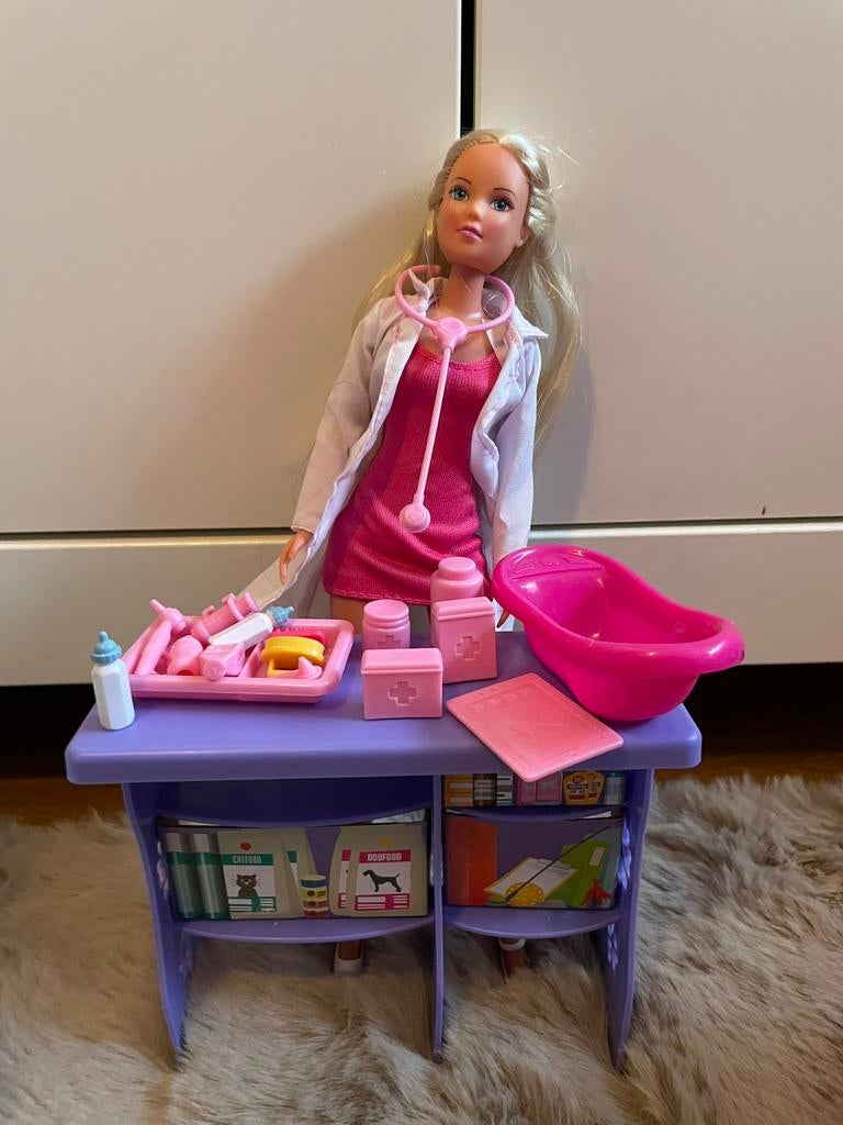 Barbie dierenarts, Kinderen en Baby's, Ophalen, Zo goed als nieuw, Barbie