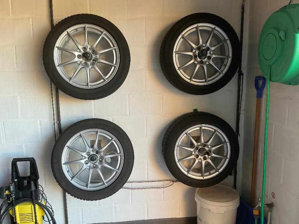 Winter banden, Ophalen, Gebruikt, 17 inch, Band(en)