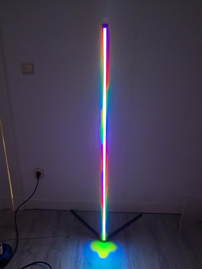 Staande gekleurde lamp, Ophalen, 100 tot 150 cm