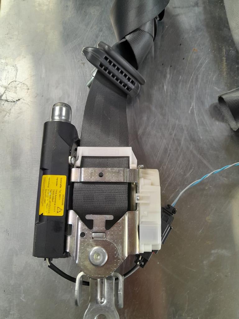 Ceintures AVANT RENAULT CLIO 3  //  5060 AUVELAIS, Enlèvement ou Envoi, Utilisé, Renault