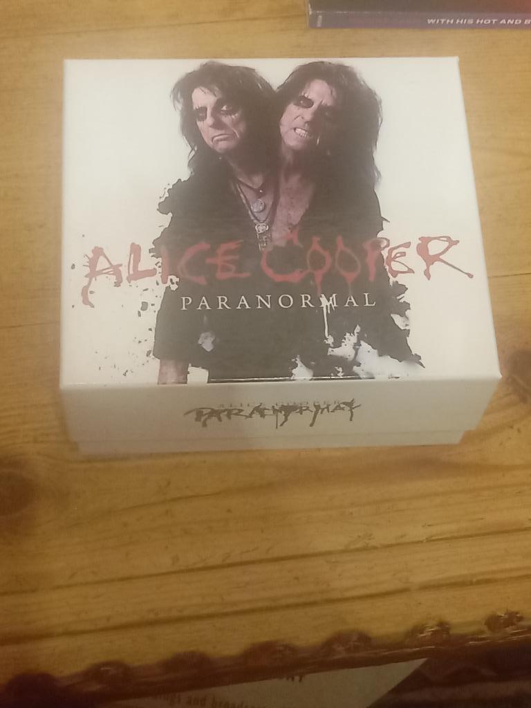 Box met Dubbele Cd van Alice Cooper, Cd's en Dvd's, Cd's | Hardrock en Metal, Ophalen of Verzenden, Zo goed als nieuw