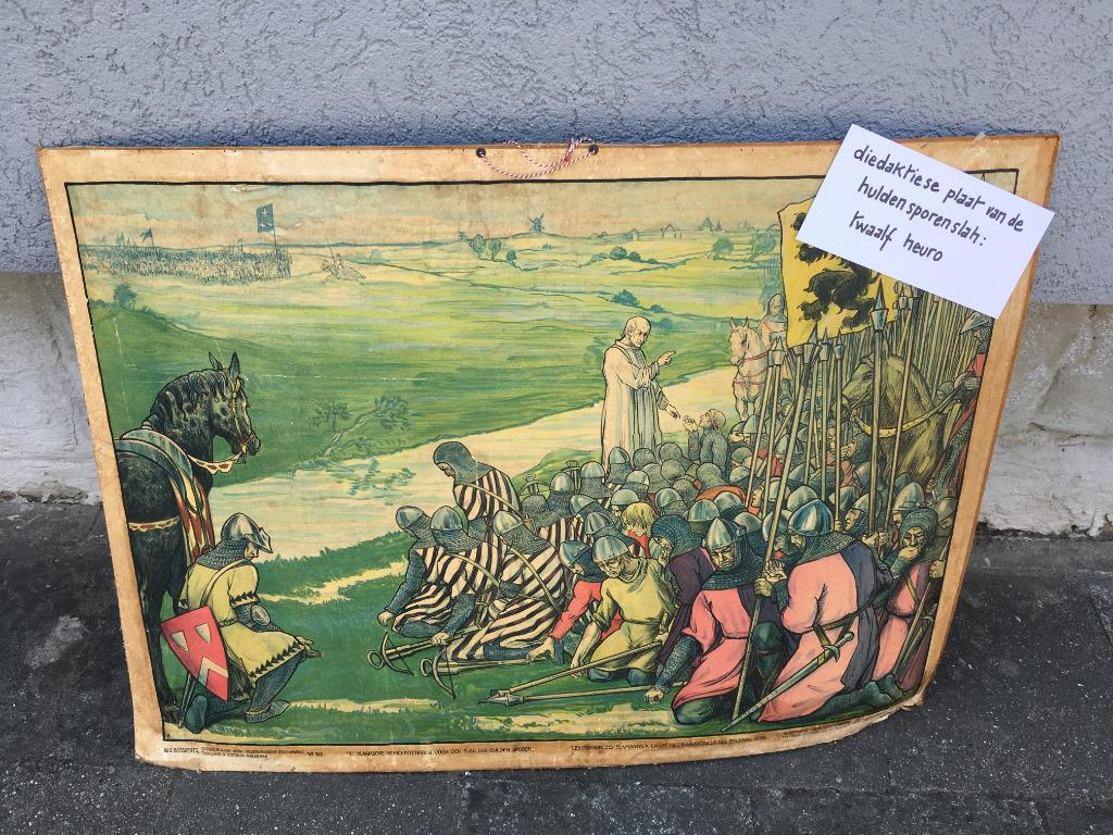 Didactische wandplaat Guldensporenslag, Ophalen
