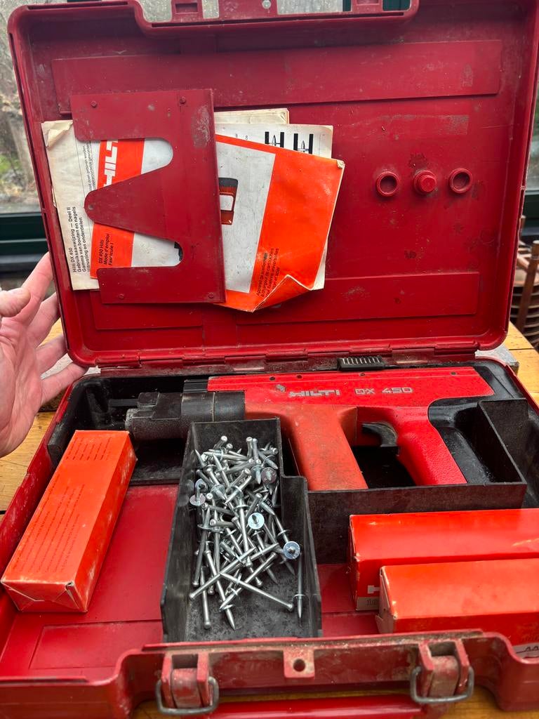 Cloueuse Hilti, Bricolage & Construction, Enlèvement, Utilisé