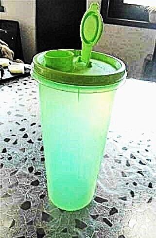 Tupperware: shaker verseur capacité 1,1l, Maison & Meubles, Enlèvement ou Envoi, Neuf, Vert, Récipient ou Bol