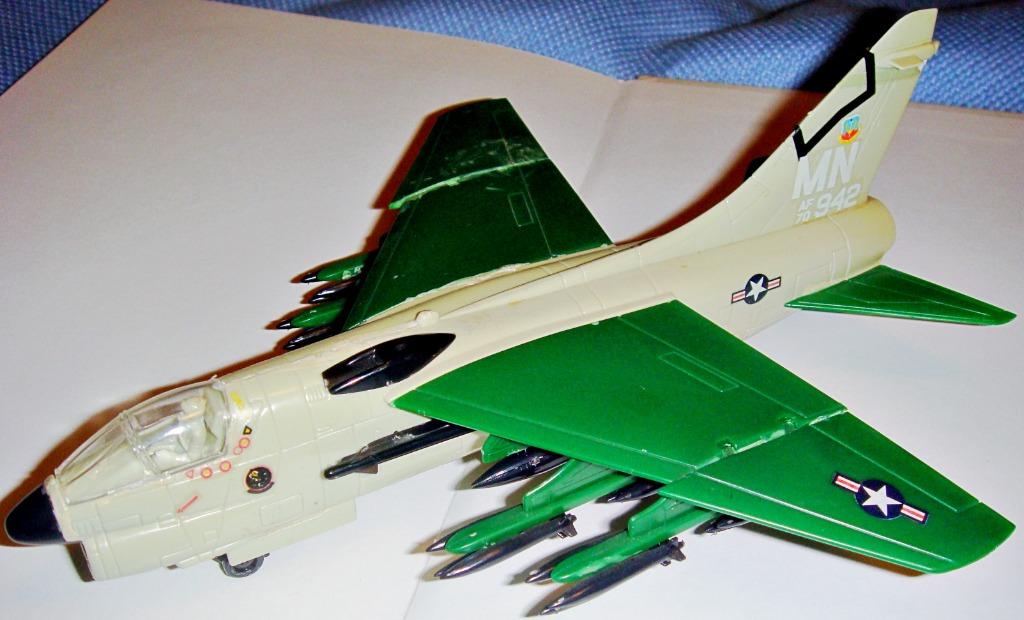 Maquette Vought A-7D Corsair II, Matchbox PK-101, 1/72, 1974, Autres marques, Enlèvement, Utilisé, 1:72 à 1:144