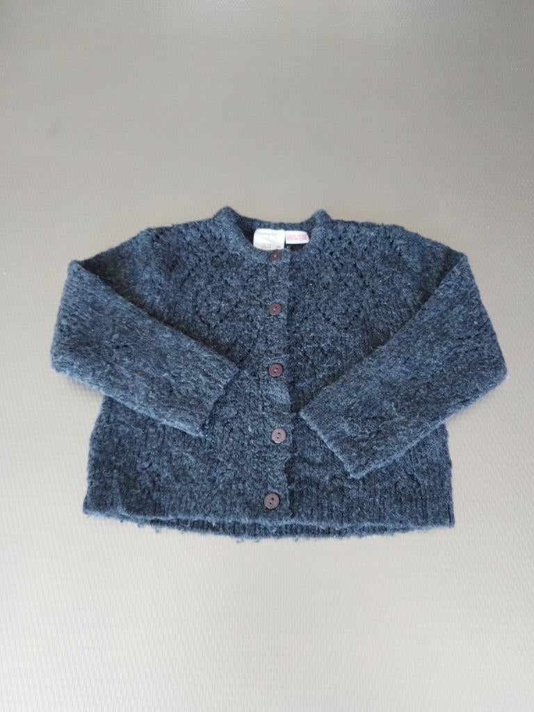 Grijs vestje ZARA maat 12-18 maanden, Kinderen en Baby's, Babykleding | Maat 86, Gebruikt, Ophalen of Verzenden, Zara, Truitje of Vestje