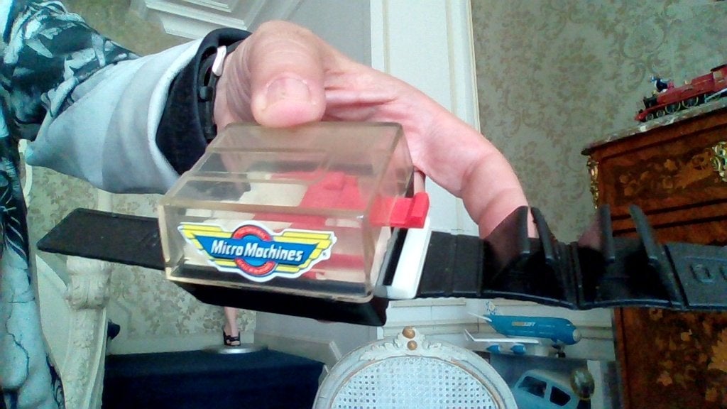 Jouet  micro machines pour lancer voiture (1989), Enlèvement