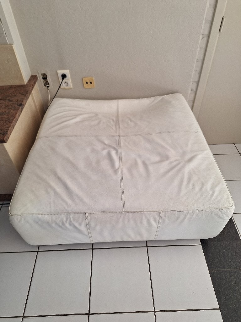 Witte poef, Enlèvement, Utilisé