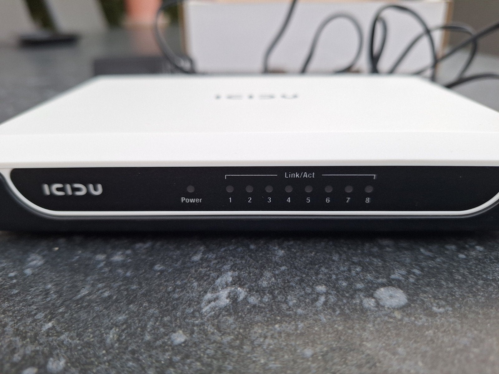 Icidu network switch gigabit 8 port, Informatique & Logiciels, Routeurs & Modems, Enlèvement